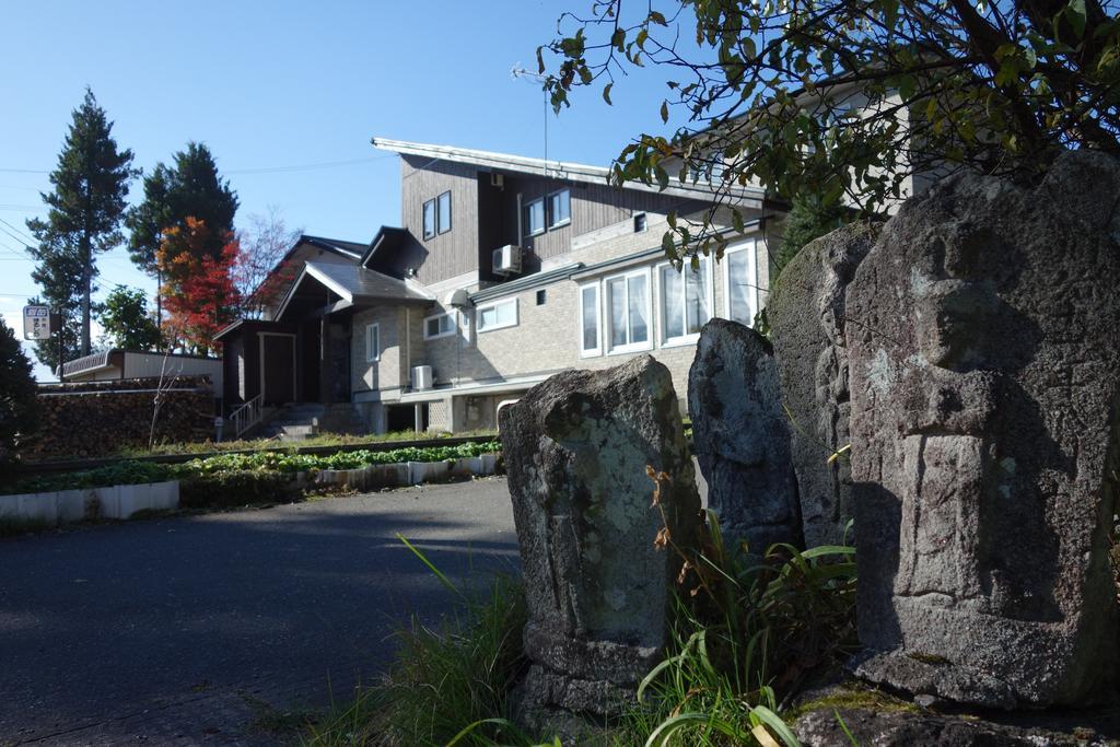 Community House Tyrolien Hotel Хакуба Екстериор снимка